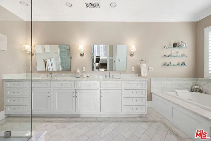 10584 Cushdon Avenue, Los Angeles, California 90064