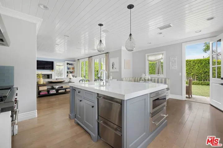 10584 Cushdon Avenue, Los Angeles, California 90064