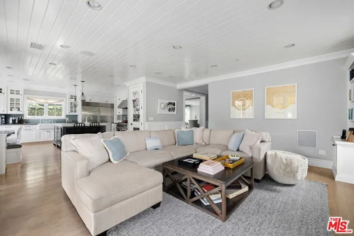 10584 Cushdon Avenue, Los Angeles, California 90064