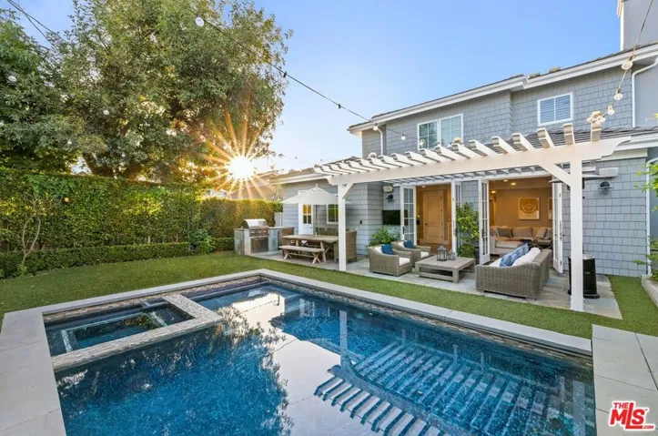 10584 Cushdon Avenue, Los Angeles, California 90064