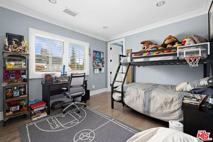 10584 Cushdon Avenue, Los Angeles, California 90064