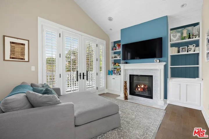 10584 Cushdon Avenue, Los Angeles, California 90064
