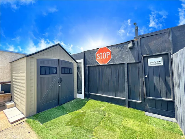 15962 M Street A, Mojave, California 93501