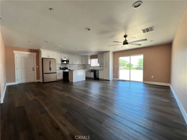 17205 Schoolview Ave, Palmdale, California 93591