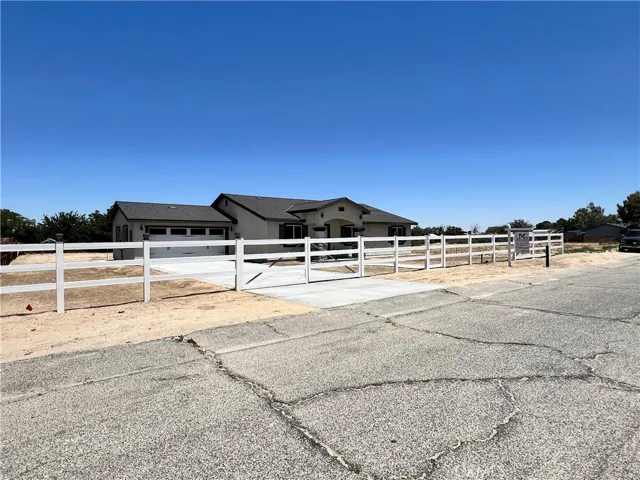17205 Schoolview Ave, Palmdale, California 93591