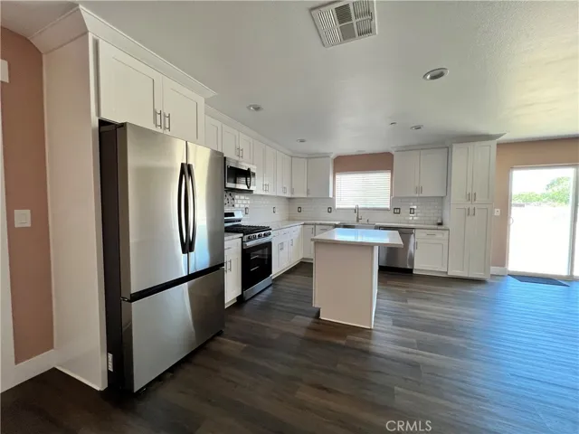 17205 Schoolview Ave, Palmdale, California 93591