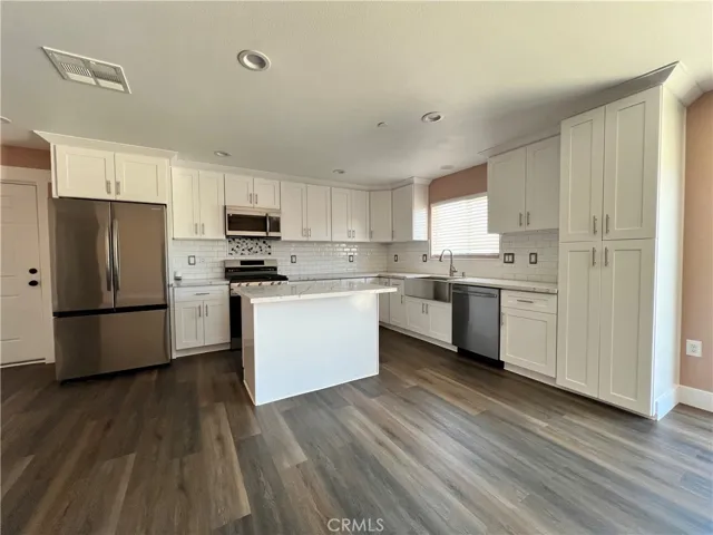 17205 Schoolview Ave, Palmdale, California 93591