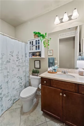 Full hall bathroom