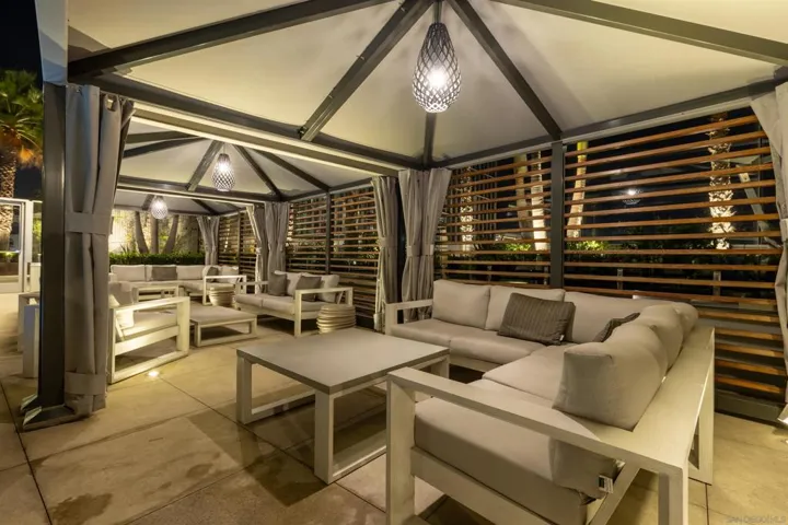 888 W E 1802, San Diego, California 92101