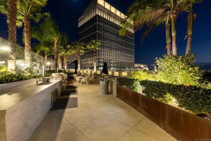 888 W E 1802, San Diego, California 92101