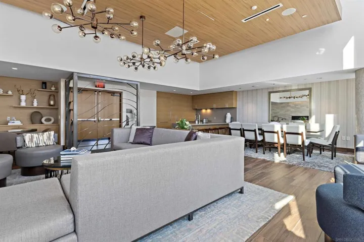 888 W E 1802, San Diego, California 92101