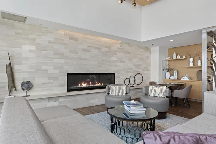 888 W E 1802, San Diego, California 92101