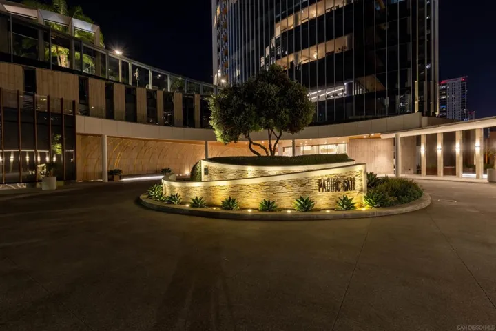 888 W E 1802, San Diego, California 92101