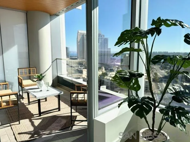 888 W E 1802, San Diego, California 92101
