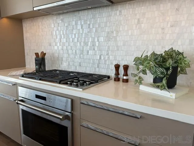 888 W E 1802, San Diego, California 92101