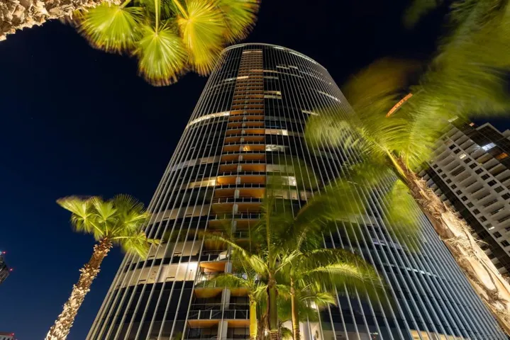 888 W E 1802, San Diego, California 92101