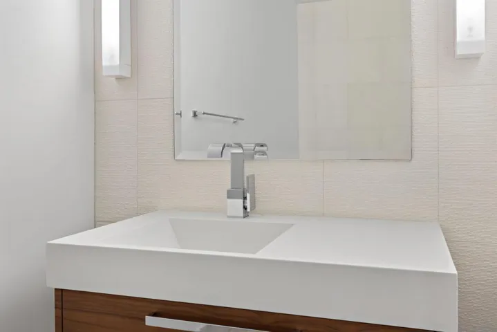 888 W E 1802, San Diego, California 92101