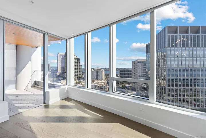 888 W E 1802, San Diego, California 92101