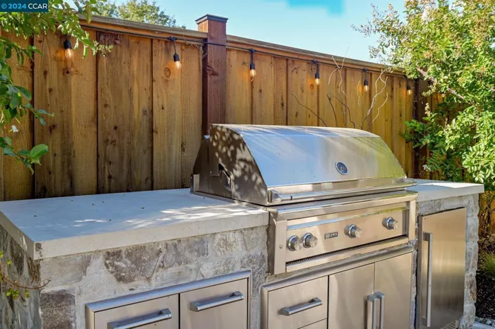 2715 Kinney Dr, Lafayette, California 94595