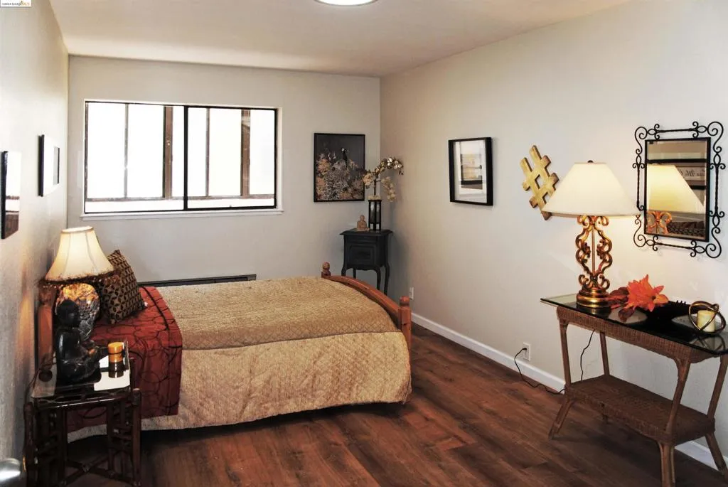 625 Madison St 107, Oakland, California 94607 home-pic-9