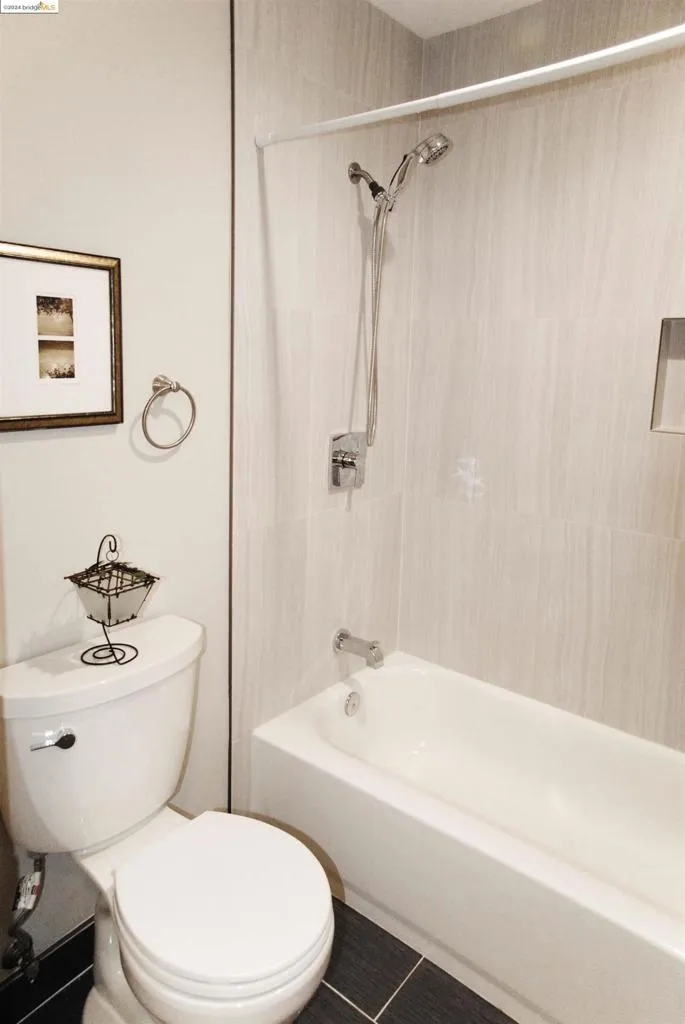 625 Madison St 107, Oakland, California 94607 home-pic-11