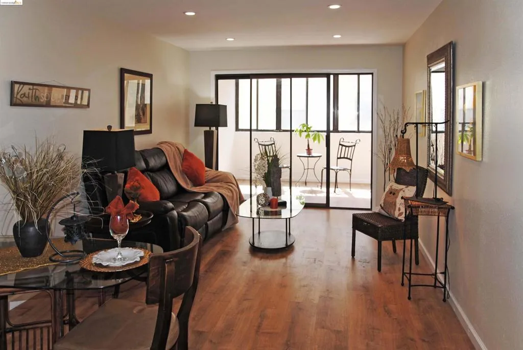 625 Madison St 107, Oakland, California 94607 home-pic-2
