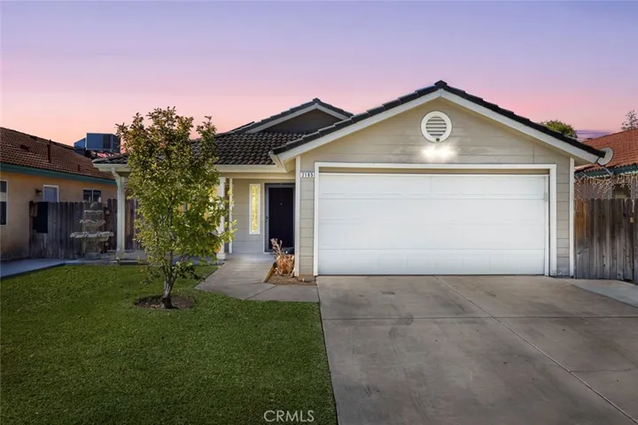 2185 N Antioch Avenue, Fresno, California 93722