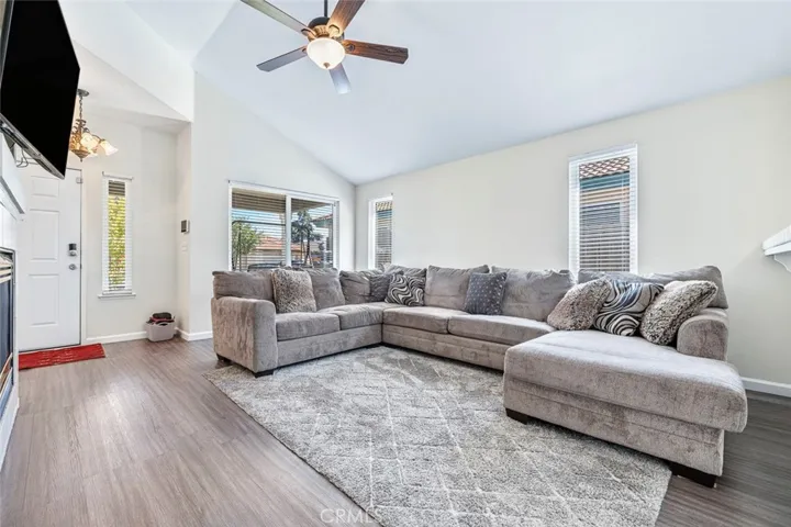 2185 N Antioch Avenue, Fresno, California 93722