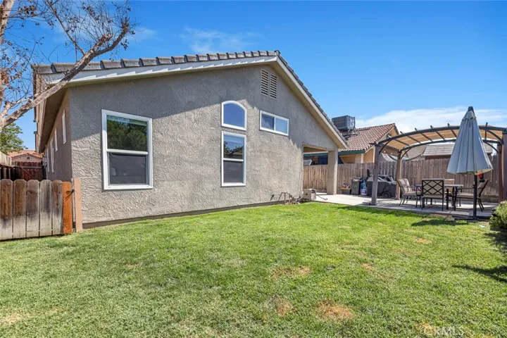 2185 N Antioch Avenue, Fresno, California 93722