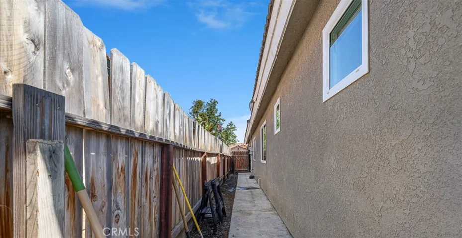 2185 N Antioch Avenue, Fresno, California 93722