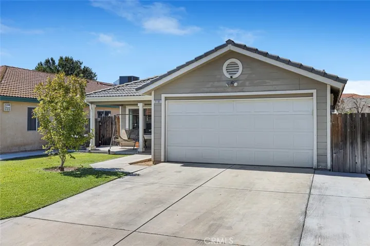 2185 N Antioch Avenue, Fresno, California 93722