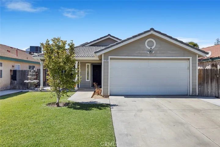 2185 N Antioch Avenue, Fresno, California 93722