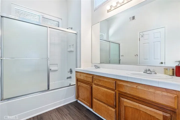 2185 N Antioch Avenue, Fresno, California 93722