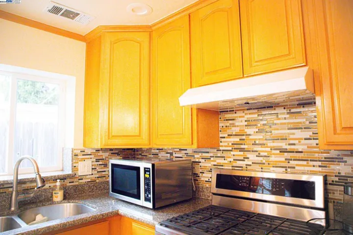 21270 Montgomery Avenue, Hayward, California 94541