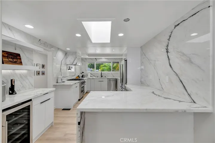 Extensive use of granite slabs