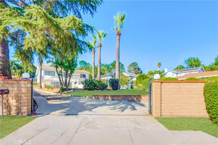 Wonderful opportunity to create your beautiful family compound.