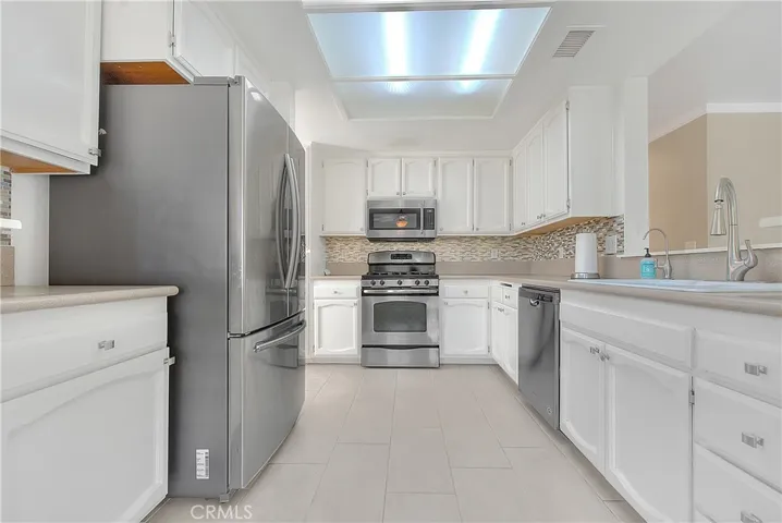 2185 Canyon Drive, Colton, California 92324