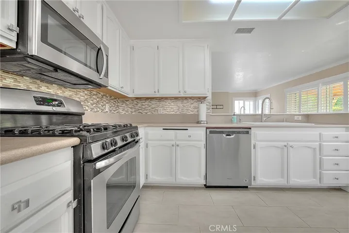 2185 Canyon Drive, Colton, California 92324