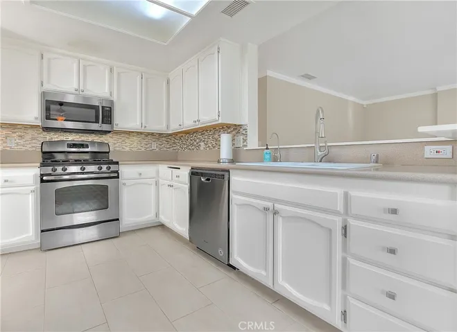 2185 Canyon Drive, Colton, California 92324