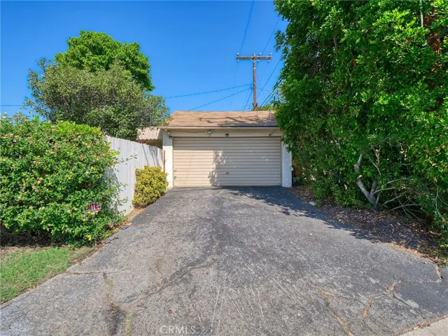 Side view & Garage