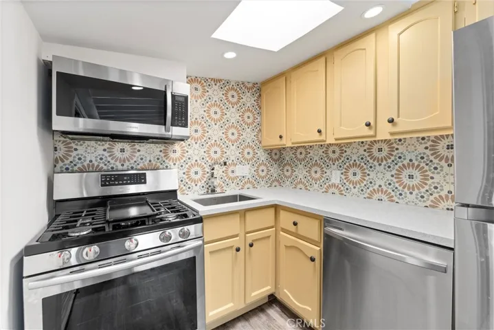 533 Sturtevant Unit B B, Sierra Madre, California 91024