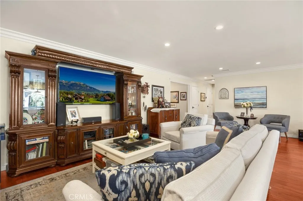 8401 Gilford Circle, Huntington Beach, California 92646 home-pic-11