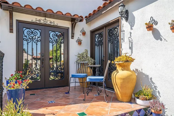 Double doors to deck from FR and MBR