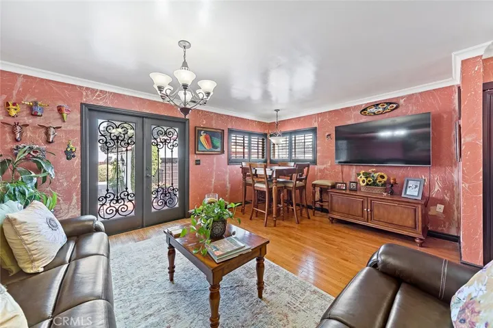 Family Room Hardwood floors, shutters