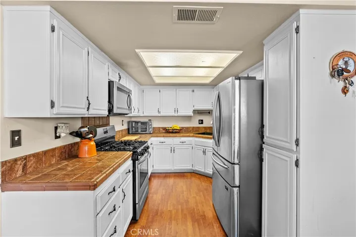 18991 Gault Street, Reseda, California 91335