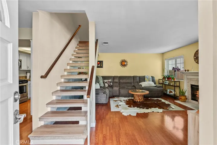 18991 Gault Street, Reseda, California 91335