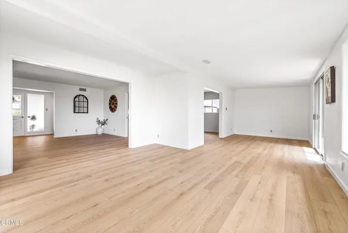 320 Calle Larios Camarillo-14