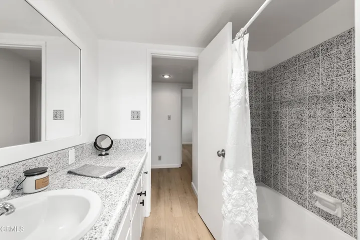 320 Calle Larios Camarillo-31