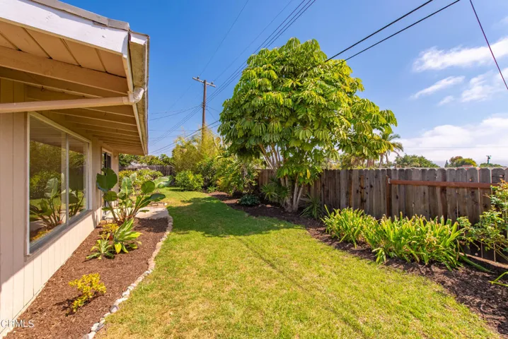320 Calle Larios Camarillo-47