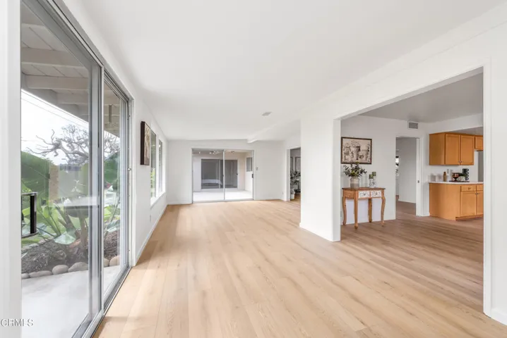 320 Calle Larios Camarillo-16
